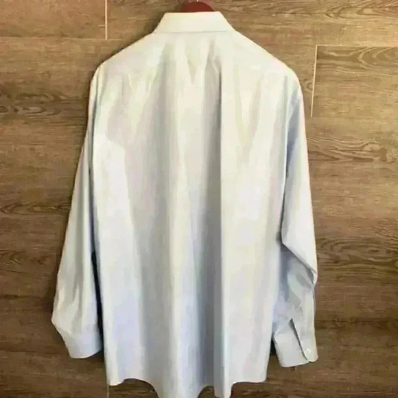 VanHeusen shirt EUC - Picture 2 of 3